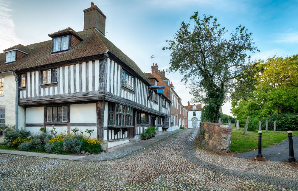 Cobblestone streets andhalf timbered Tudor houses in Rye, East Sussex